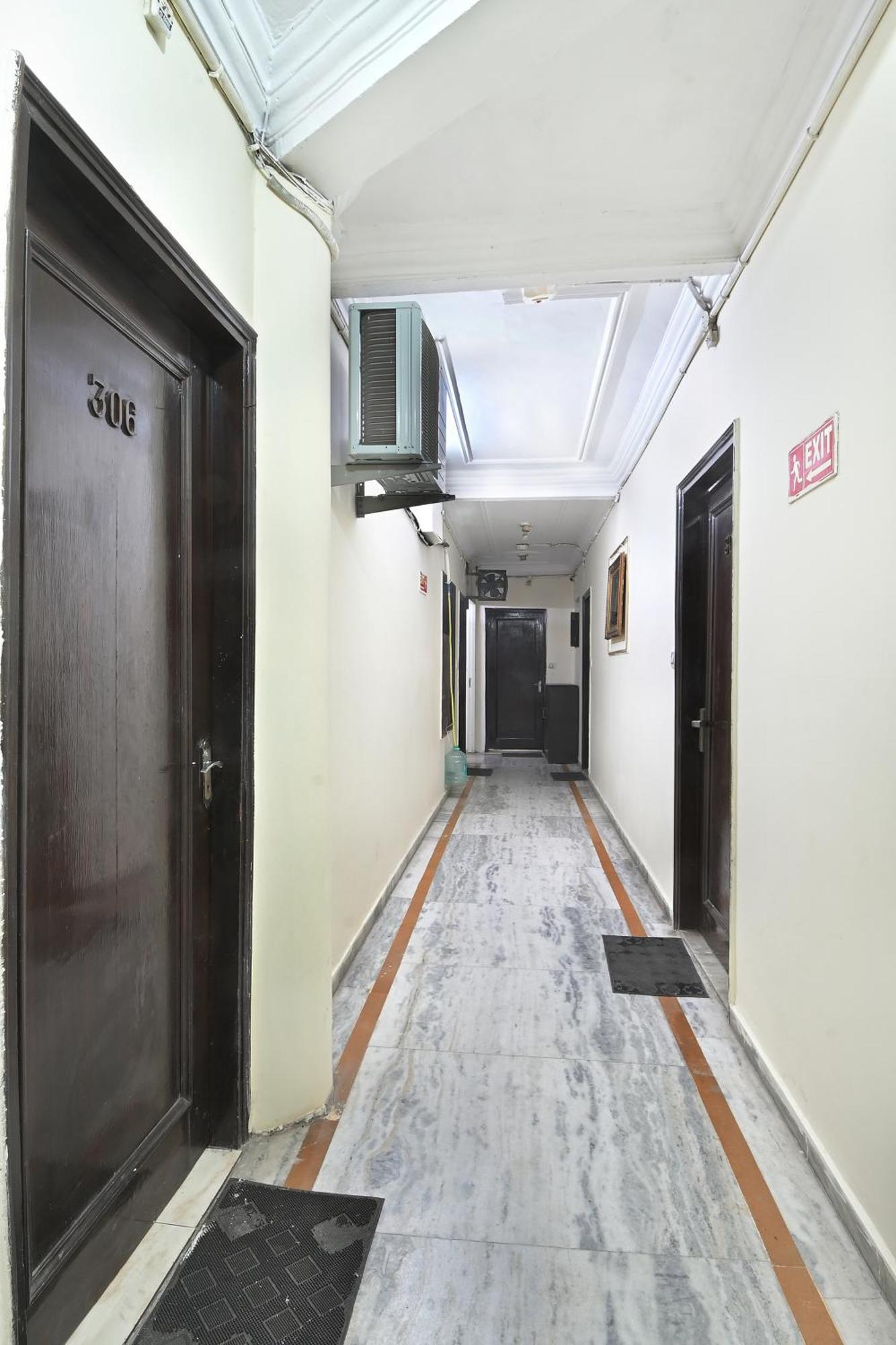 Hotel Ashoka Continental New Delhi Exterior photo